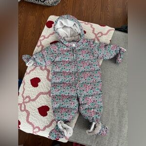 Baby Gap Snow Suit, Mitts and Booties size 0-6 months
